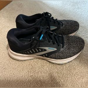 Brooks Running Shoes Women’s size 6.5